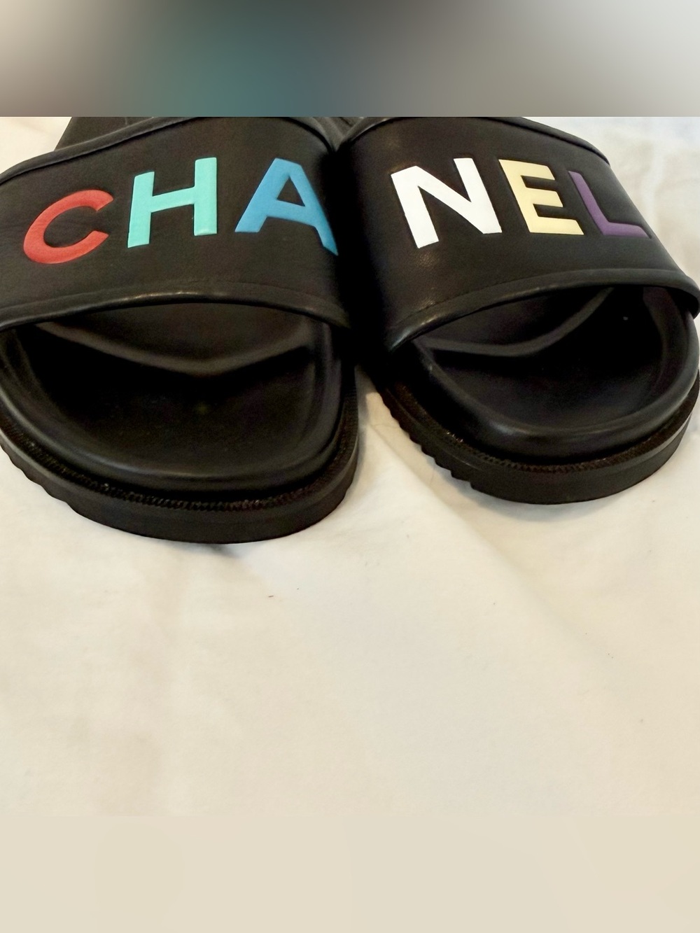Chanel Slides - Picture 4 of 7
